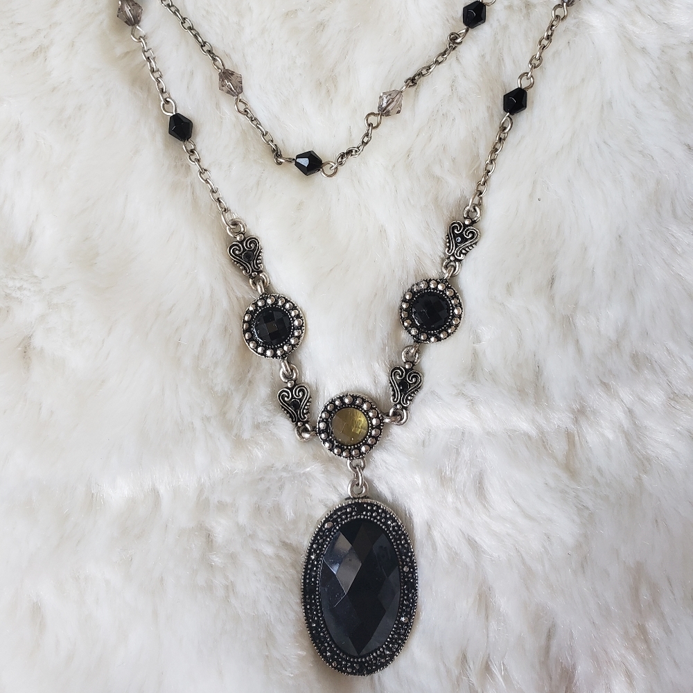Necklace 12" silver chain w/ stones yellow & black
